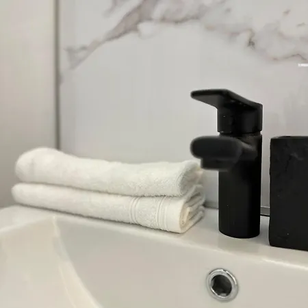 Apartament Mbs 1 - Cosy, Tram, Wifi, Parking, Equipe